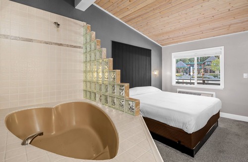 Tahoe City Hotel | The Inn at Boatworks