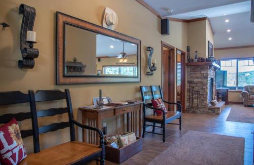 Bradley House | The Js Nest Deluxe by AvantStay