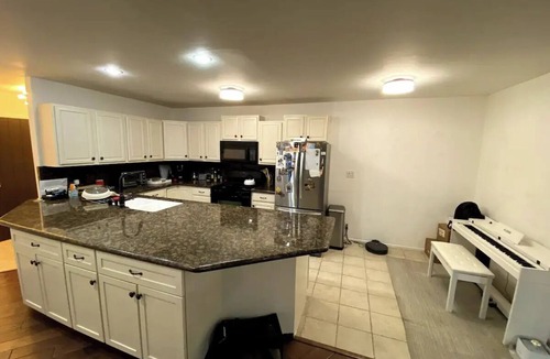 Hollywood Hills Condo | The Landing - Hollywood Hills Apt 3 min from Universal Studios and Walk of Fame
