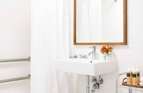 Presidio Heights Hotel | The Laurel Inn, part of JdV by Hyatt