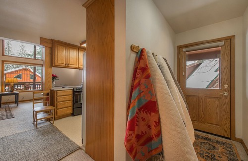 Serene Lakes Cabin | The Lodge: Comfort&Hospitality AC/4bdrm/10 beds/beach