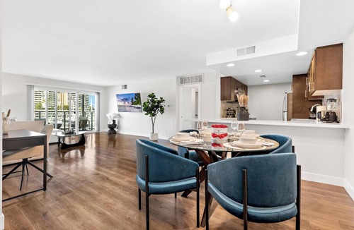 Marina del Rey Apartment | The Mahogany' Full Boats View Marina Front Row Dream Pool, Jacuzzi And Gym