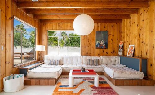 Tahquitz River Estates House | The Pom Pom House