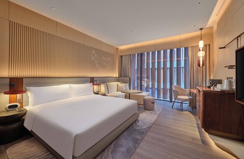 Luolong Hotel | The Reserve Hotel Luoyang, Curio Collection By Hilton