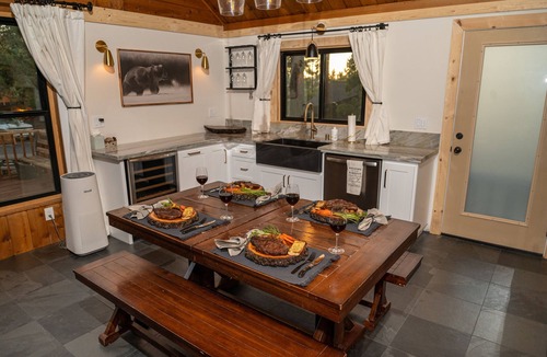 Upper Moonridge Cabin | The Stargazer Chalet-VIEWS From the Top of Moonridge