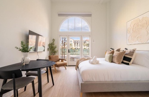 San Antonio Heights Apartment | The Village Collection with Gym Pool and Spa