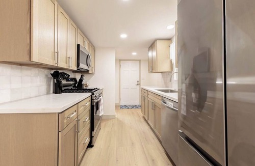 North Park House | This newly furnished 30+day rental is located in North Park/University Heights—one of San Diego's best local food and nightlife neighborhoods. A great central base for exploring the city!