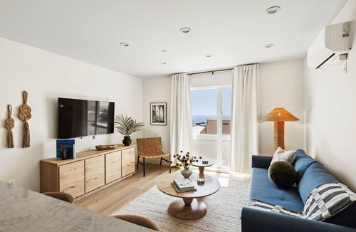 El Porto Condo | Tide House Unit D | Modern Oceanview 1BD w Parking