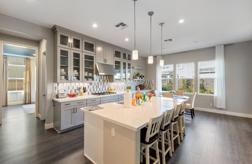 Elk Grove House | TM Model home 4BR&4039sq 🌸 Per Weddings & Family Gatherings 19min fr Sacramento