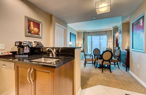 Las Vegas Condo | TOP 38th FLOOR 1 BR PENTHOUSE! BALCONY! SPHERE, F1 Views, POOL-NO RESORT FEES!