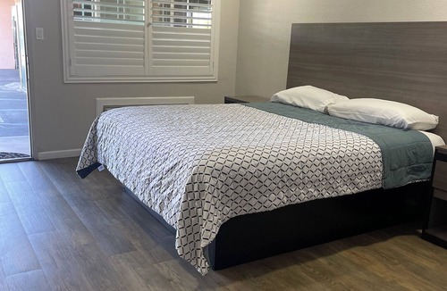 Sanger Hotel | Town House Motel