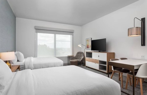 Florida Center Hotel | TownePlace Suites Orlando SW | 2 Queen Beds | Minutes to Universal & Parks