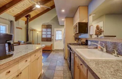 Tahoe Village House | Tramway near Heavenly, New Heating and AC, Games, and Dogs are Welcome