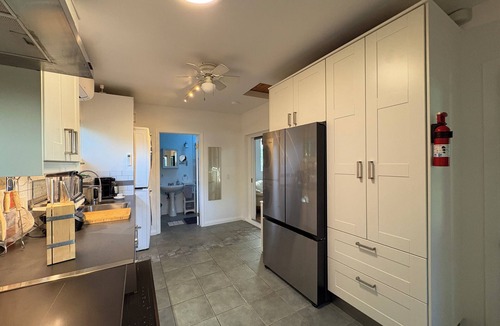 Palms House | Tranquil Garden Oasis - Fully Equipped, Hi-Speed Wifi