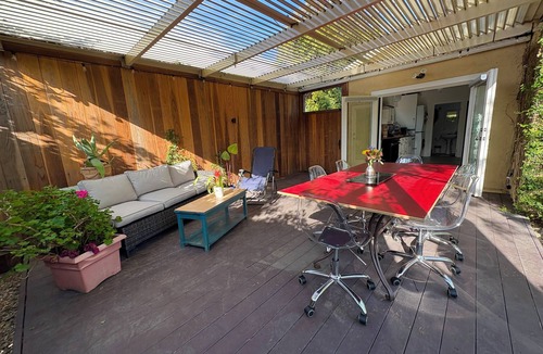 Palms House | Tranquil Garden Oasis - Fully Equipped, Hi-Speed Wifi