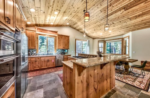Country Club Estates House | Tranquility in the Trees - Hot Tub, Projection TV Theater