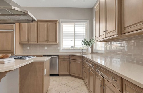 Spring Valley Villa | Tremendous 7-bedroom villa with AC in vibrant Las Vegas