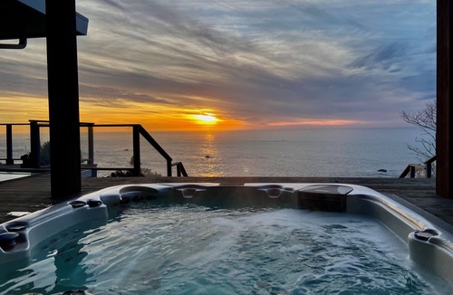 Trinidad House | Trinidad Oceanfront Luxury Rental – 3BR, Hot Tub & Panoramic Coastal Views