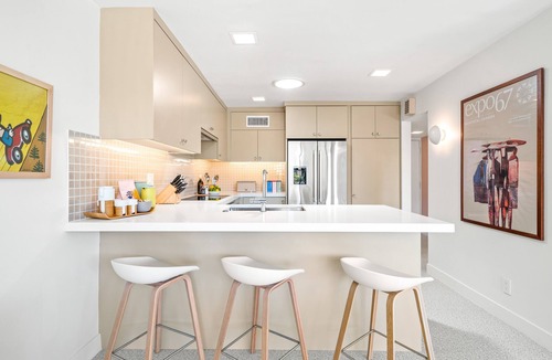The Mesa Condo | Tropical Modernism @ The Royal Hawaiian in South Palm Springs