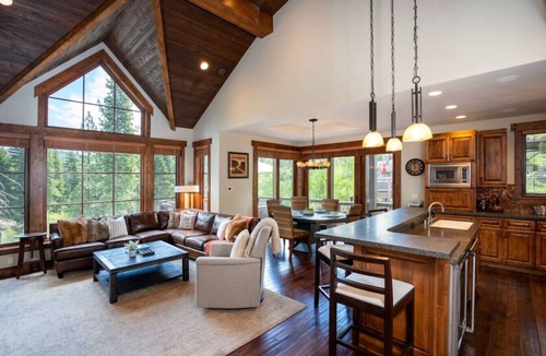 Truckee House | Two Adjacent Luxury Townhomes | Walk to Northstar Village & Ski Lifts