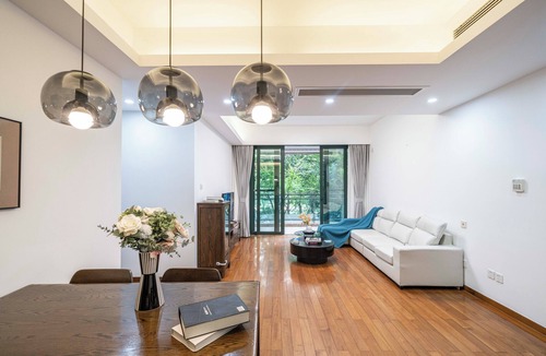Changning Bed & Breakfast | Tyms 2BR APT Lujiazui Renheng Riverside