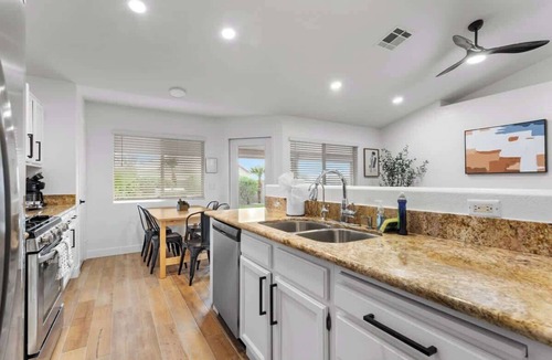 Townsite House | Ultimate 3BR Home: Pool, Pickleball and MORE!