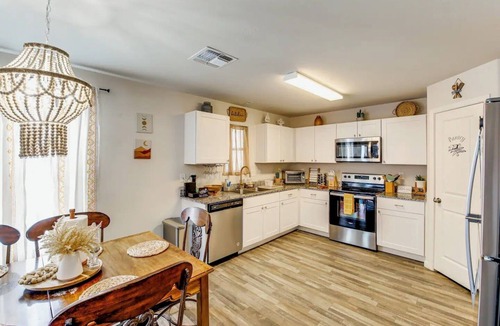 Holiday Shores House | Ultimate Fun House: Private Pool & Arcade!