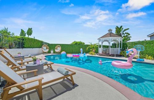 San Carlos House | Ultimate Group Getaway - Pool, Spa, Views, Games!