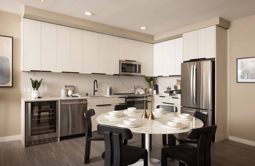 Heritage District Condo | Unwind & Relax – The Martin 1BR Condo with Pool