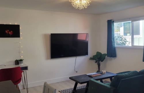 Napa House | Updated 2bd house in quiet neighborhood