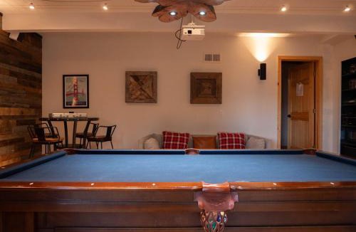 Tahoe Woods Ski Chalet | Updated Cabin near Beach&Ski HotTub Sauna Pets EV