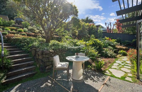 Belvedere Tiburon House | Updated Mid-Century Gem in Belvedere w/Pool