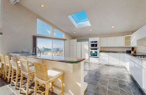 Crescent City North House | Updated Oceanfront home near the redwoods and harbor - close to hiking trails