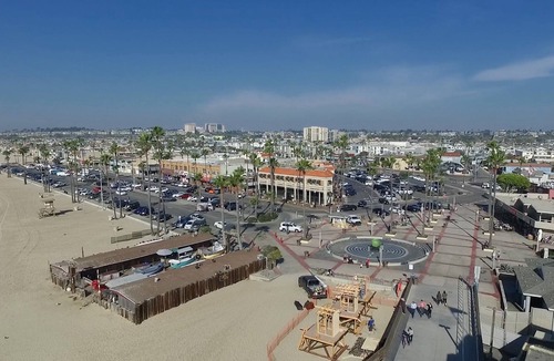West Newport House | Upper Back Studio in an Oceanfront Home - No Views, No Outdoor Area. (68326)