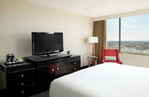 Little Tokyo Hotel | Urban Escape w/Dining Table & Kitchenette Steps from Concert Venues