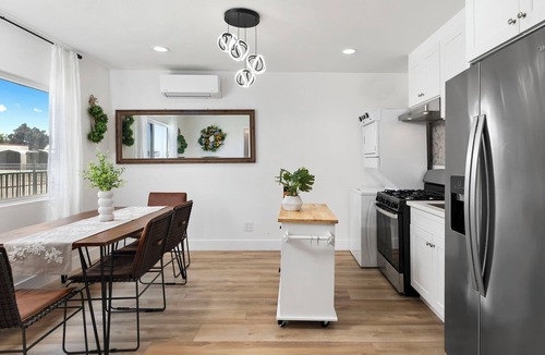 Midway City House | Urban Lotus Escape - Large Yard, Games, AC near Asian Garden Mall and Disneyland