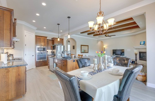 Sunset House | Vacation home just 3 minutes to Sacramento River