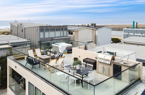Santa Ana Heights House | Velvet Sand I by AvantStay | Steps to Newport Beach w/Outdoor Kitchen & Hot Tub