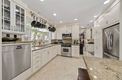 Coronado House | VIEWS! LUXURY! ROOFTOP JACUZZI WITH GOLF-CART &WEEKLY MAID Tuscany on the Bay