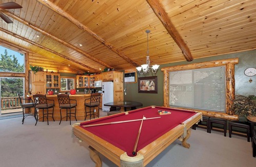 Upper Moonridge Cabin | Villa Grove Lodge by Destination Big Bear : Garage Parking! Pool Table! Outdoor Hot Tub! WiFi! Gas BBQ!