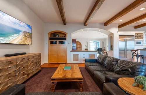 Fallbrook House | Villa Serena | Pool, Pickleball & Luxury Retreat