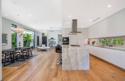 Beverly Grove Villa | Villa Stella by LuxJB🥇14 Guests | 8 beds | Best Location | Heated Pool | Gym