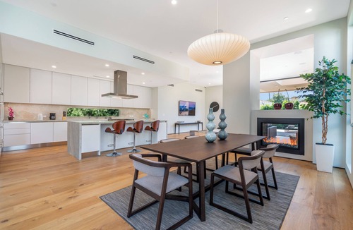 Beverly Grove Villa | Villa Stella by LuxJB I 14 Guests 8 beds Best Location Heated Pool Gym