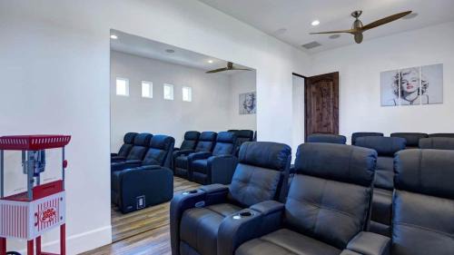 Chino Canyon Villa | Villa Toscana by AvantStay