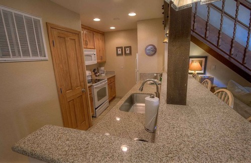 Pioneer Trail Condo | Walk to Beach Cabin Style | Community Amenities