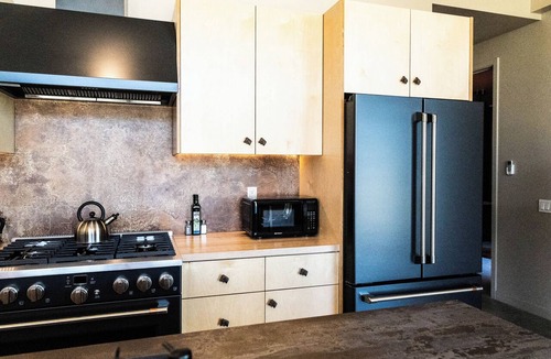 Pioneertown House | Walk to Pappy's |Copper Tub|Fireplace|Sauna|Plunge