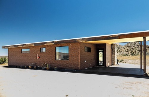 Pioneertown House | Walk to Pappy's |Copper Tub|Fireplace|Sauna|Plunge