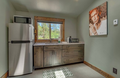 Tahoe Pines Apartment | Walnut Woods: Studio, 1 BA Apartment in Homewood, Sleeps 2