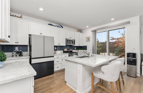 North Natomas House | Welcome - Modern, North Sacramento Tropical Home