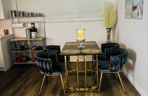 South Redondo Apartment | Welcome to The Beach House your coastal retreat! +Wine